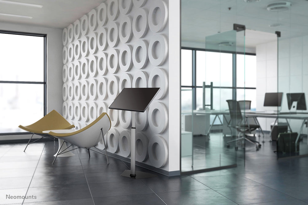 FPMA-D1550SILVER ist ein Möbel für LCD/LED/Plasma-Bildschirme bis zu 32 Zoll (81 cm), höhenverstellbar - Silber