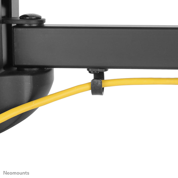 NM-W115BLACK ist eine dreh- und schwenkbare Wandhalterung mit 1 Drehpunkt für Flachbildschirme bis zu 32 Zoll (81 cm).